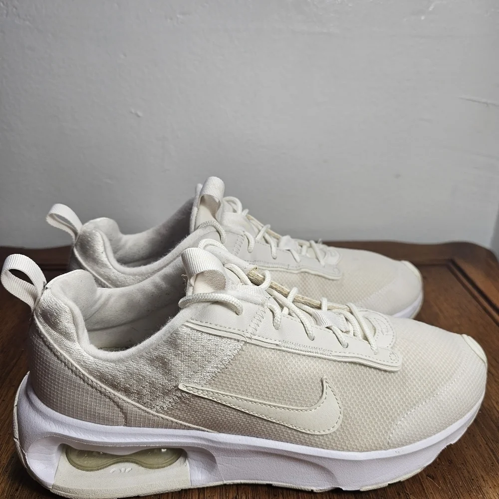 Nike Air Max INTRLK Lite DH0874-002 Women's Light & White Shoes Size 8.5 - Picture 3 of 7